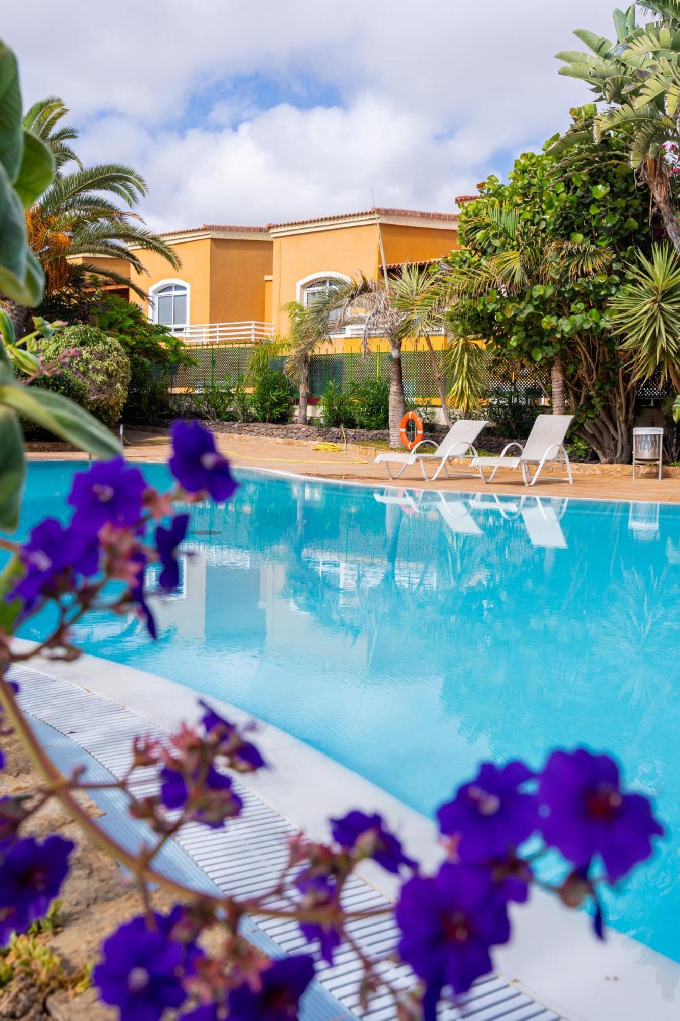 Villas Y Apartamentos El Sultan คอร์ราเลโฮ ภายนอก รูปภาพ