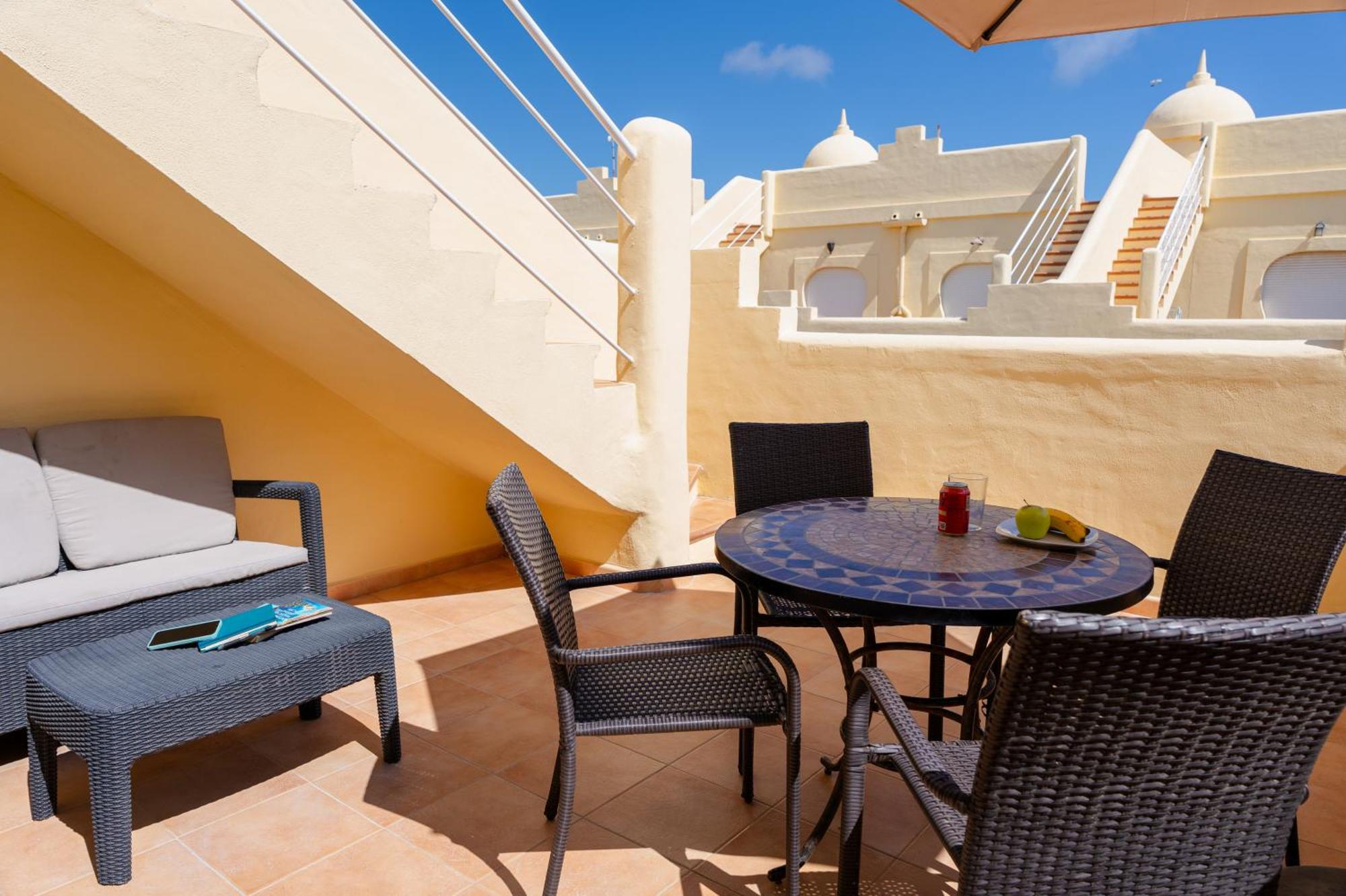 Villas Y Apartamentos El Sultan คอร์ราเลโฮ ภายนอก รูปภาพ