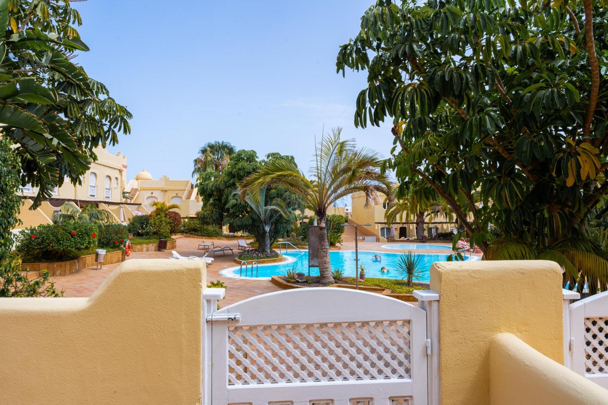 Villas Y Apartamentos El Sultan คอร์ราเลโฮ ภายนอก รูปภาพ