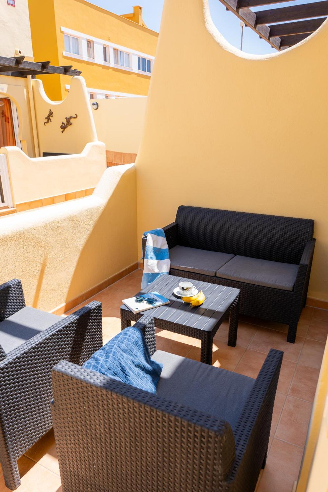 Villas Y Apartamentos El Sultan คอร์ราเลโฮ ภายนอก รูปภาพ