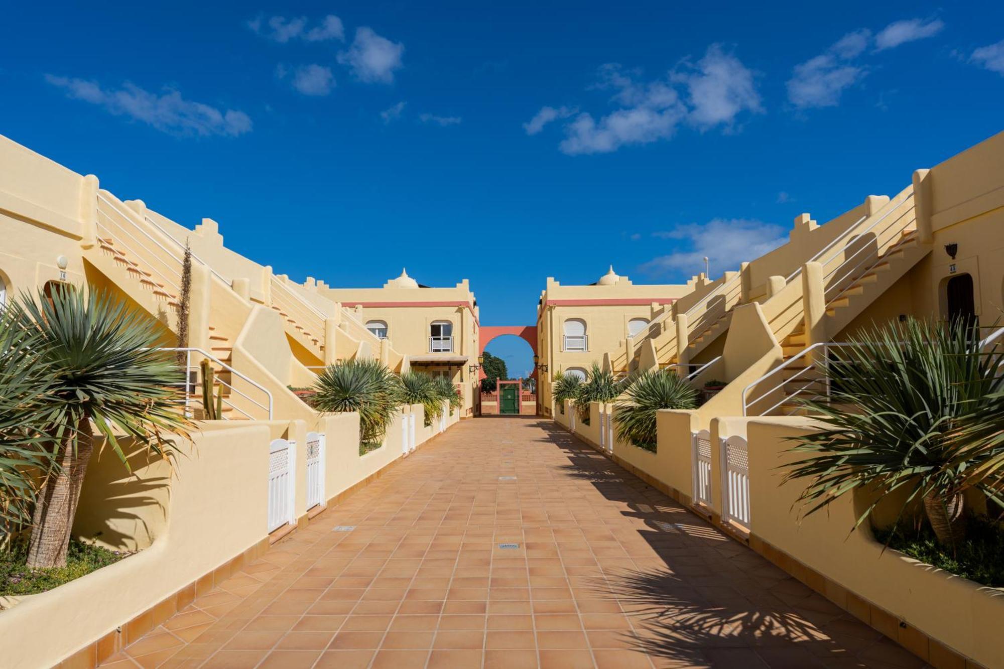Villas Y Apartamentos El Sultan คอร์ราเลโฮ ภายนอก รูปภาพ