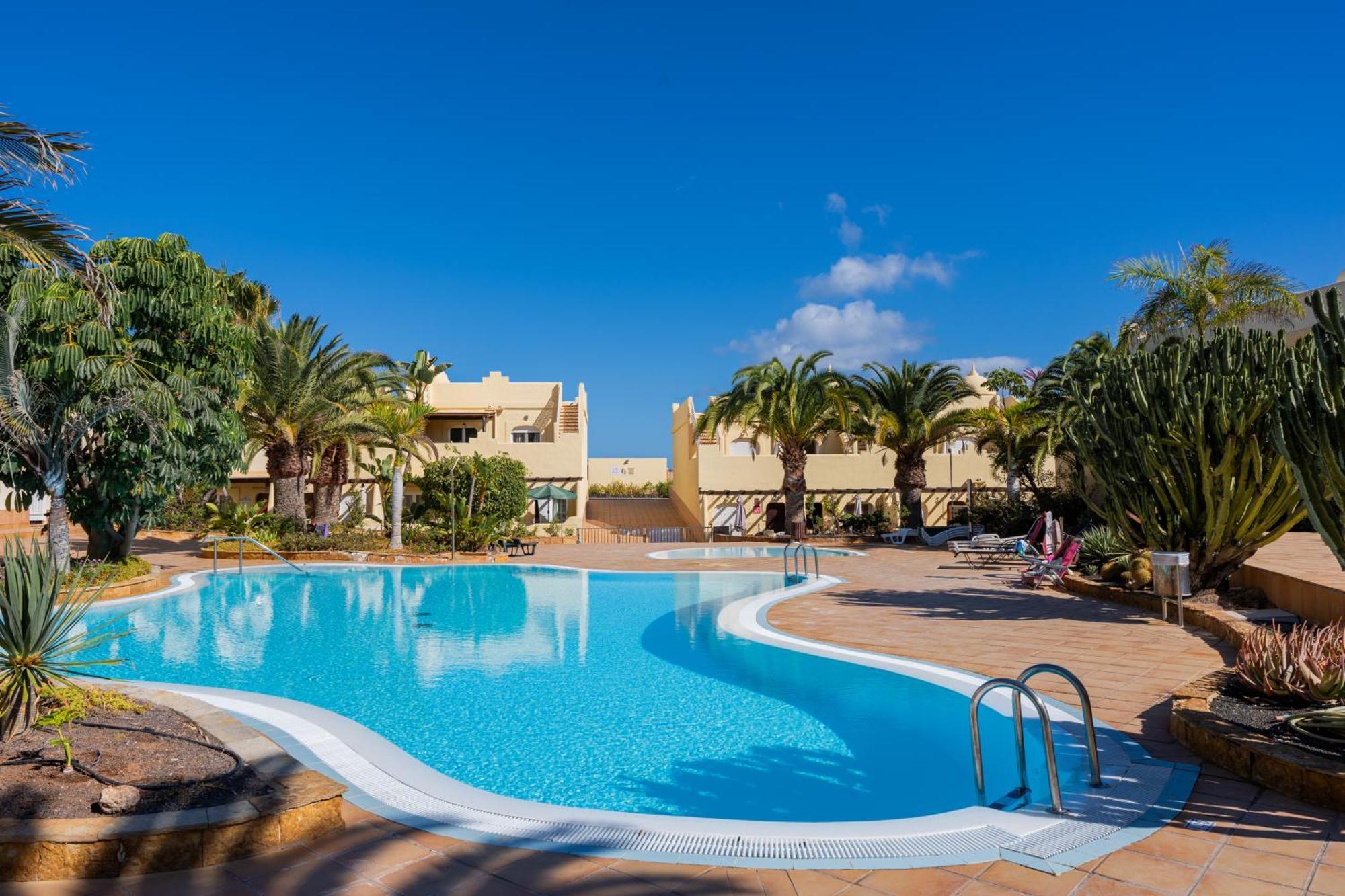 Villas Y Apartamentos El Sultan คอร์ราเลโฮ ภายนอก รูปภาพ